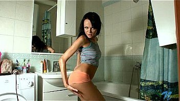 5 Big Things About Melanie B Shower Up Close